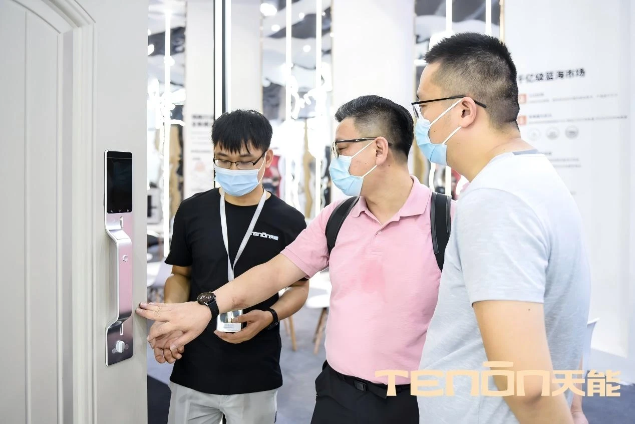 Facial recognition lock Facial recognition lock